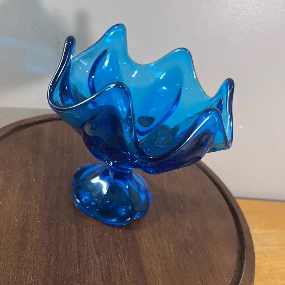 L.E. Smith Handkerchief Console Bowl Peacock Blue Glass Ruffled Pedestal
